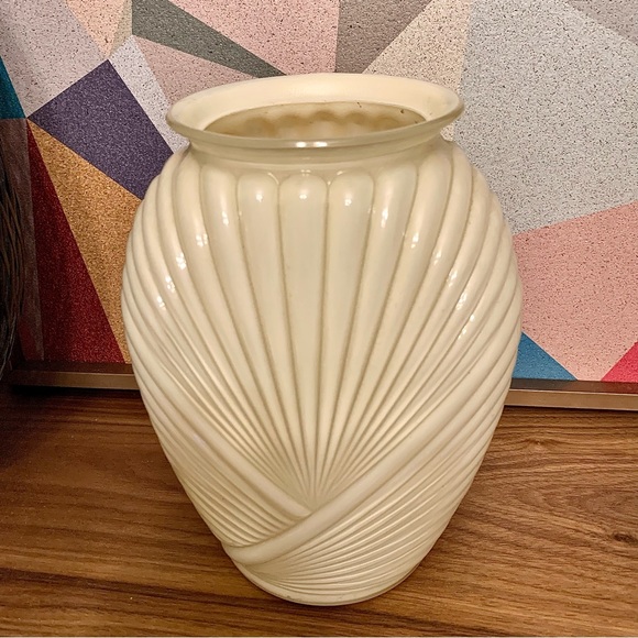 v i n t a g e  :: Large Art Deco Revival Ribbed Draped  Vase - Picture 12 of 15